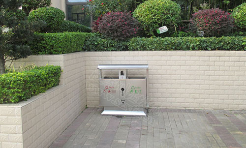 校園沒有垃圾桶，反而更整潔