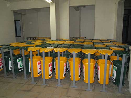 靠譜的玻璃鋼垃圾桶廠家，看韶關小區(qū)如何挑選