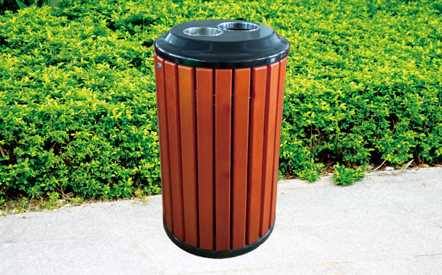 戶(hù)外街道鋼木單桶垃圾桶戶(hù)外擺放效果圖